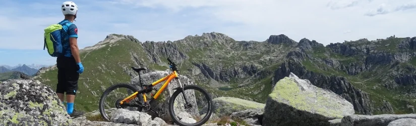 Cima Ravetta: Bivacco Argentino Vanin e il Lago Grande